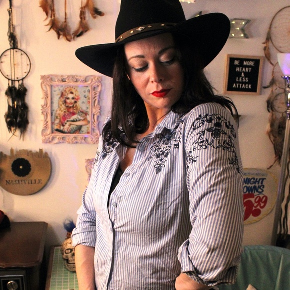 Blue & White Striped Button-down Shirt with floral embroidery - Picture 2 of 8